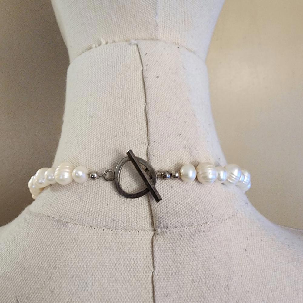 Vintage! Pearl and Peach Stone Necklace - Picture 4 of 7
